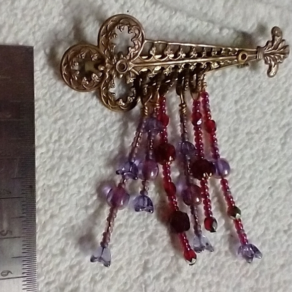 Goldtone purple red decorative dangle tassel beads brooch - Picture 1 of 4